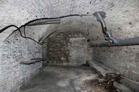 Logis principal, sous-sol : cave C, partie gauche, vue d'ensemble. © Région Bourgogne-Franche-Comté, Inventaire du Patrimoine