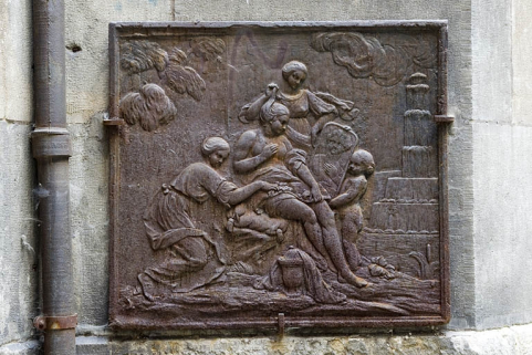 Première cour : plaque de cheminée déposée. © Région Bourgogne-Franche-Comté, Inventaire du Patrimoine