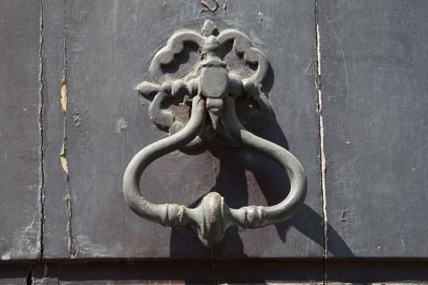 Portail d'entrée : détail du heurtoir. © Région Bourgogne-Franche-Comté, Inventaire du Patrimoine