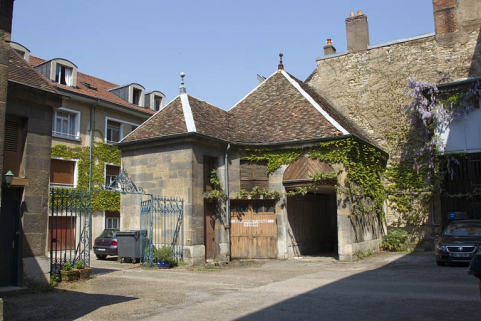 Détail de la remise droite. © Région Bourgogne-Franche-Comté, Inventaire du Patrimoine