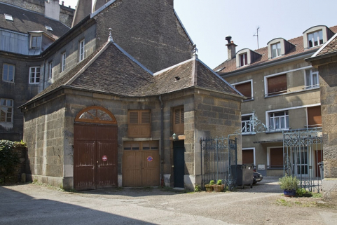 Détail de la remise gauche. © Région Bourgogne-Franche-Comté, Inventaire du Patrimoine