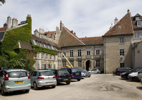 Vue d'ensemble des bâtiments depuis le fond de l'ancien jardin. © Région Bourgogne-Franche-Comté, Inventaire du Patrimoine