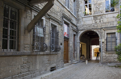 Vue du premier passage cocher depuis la cour, de trois quarts droit. © Région Bourgogne-Franche-Comté, Inventaire du Patrimoine