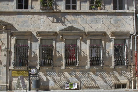 Logis principal, façade sur rue, partie droite : de face. © Région Bourgogne-Franche-Comté, Inventaire du Patrimoine