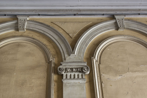 Logis principal, passage cocher : détail du décor. © Région Bourgogne-Franche-Comté, Inventaire du Patrimoine