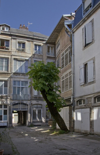 Logis principal, façade postérieure depuis le fond de la cour. © Région Bourgogne-Franche-Comté, Inventaire du Patrimoine
