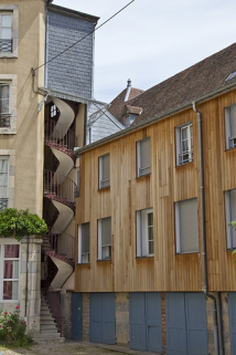 Vue du logis secondaire situé au fond de la cour. © Région Bourgogne-Franche-Comté, Inventaire du Patrimoine