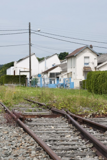 Bâtiments sud et conciergerie depuis la voie ferrée de l'usine. © Région Bourgogne-Franche-Comté, Inventaire du patrimoine