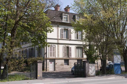 Vue de trois quarts arrière. © Région Bourgogne-Franche-Comté, Inventaire du patrimoine