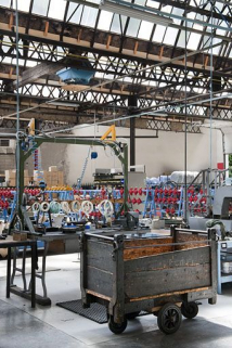 Atelier de fabrication des pompes. Vue partielle. © Région Bourgogne-Franche-Comté, Inventaire du patrimoine