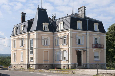 Vue d'ensemble depuis le nord-est. © Région Bourgogne-Franche-Comté, Inventaire du patrimoine
