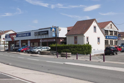 Vue d'ensemble depuis la route. © Région Bourgogne-Franche-Comté, Inventaire du patrimoine Vue d'ensemble depuis la route. © Région Bourgogne-Franche-Comté, Inventaire du patrimoine