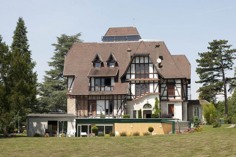 Façade sud depuis le parc. © Région Bourgogne-Franche-Comté, Inventaire du patrimoine