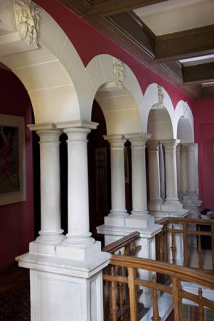 Colonnettes jumelées au premier étage. © Région Bourgogne-Franche-Comté, Inventaire du patrimoine