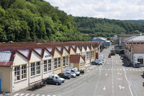 Pignons ouest de l'atelier de rénovation des moteurs. © Région Bourgogne-Franche-Comté, Inventaire du patrimoine Pignons ouest de l'atelier de rénovation des moteurs. © Région Bourgogne-Franche-Comté, Inventaire du patrimoine