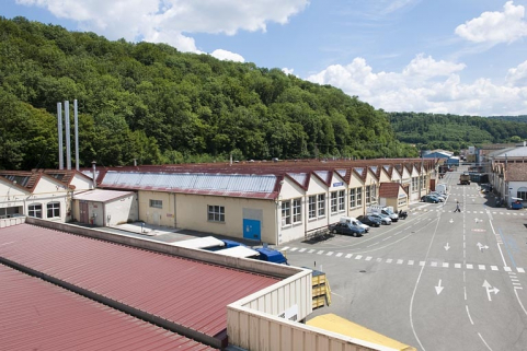 Vue plongeante sur l'atelier de rénovation des moteurs. © Région Bourgogne-Franche-Comté, Inventaire du patrimoine Vue plongeante sur l'atelier de rénovation des moteurs. © Région Bourgogne-Franche-Comté, Inventaire du patrimoine