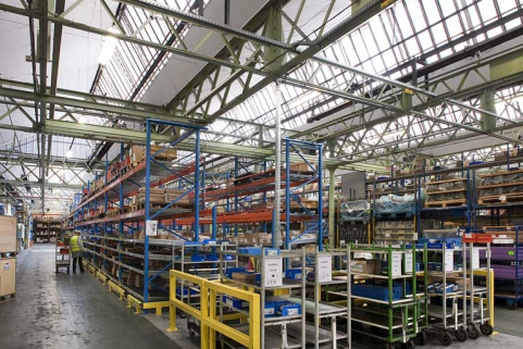 Atelier de rénovation boîtes de vitesses. Stockage des pièces. © Région Bourgogne-Franche-Comté, Inventaire du patrimoine Atelier de rénovation boîtes de vitesses. Stockage des pièces. © Région Bourgogne-Franche-Comté, Inventaire du patrimoine