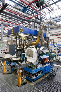 Atelier d'assemblage des moteurs. © Région Bourgogne-Franche-Comté, Inventaire du patrimoine Atelier d'assemblage des moteurs. © Région Bourgogne-Franche-Comté, Inventaire du patrimoine