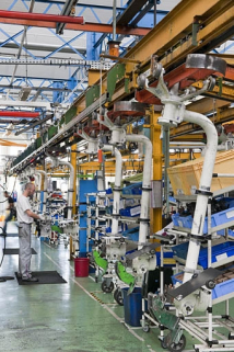 Atelier d'assemblage des moteurs. © Région Bourgogne-Franche-Comté, Inventaire du patrimoine Atelier d'assemblage des moteurs. © Région Bourgogne-Franche-Comté, Inventaire du patrimoine