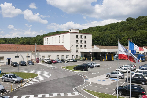 Atelier de rénovation boîtes de vitesse et entrepôt industriel. © Région Bourgogne-Franche-Comté, Inventaire du patrimoine Atelier de rénovation boîtes de vitesse et entrepôt industriel. © Région Bourgogne-Franche-Comté, Inventaire du patrimoine
