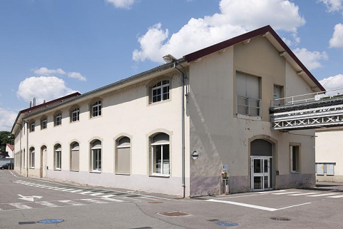 Bâtiment des bureaux vu de trois quarts arrière. © Région Bourgogne-Franche-Comté, Inventaire du patrimoine Bâtiment des bureaux vu de trois quarts arrière. © Région Bourgogne-Franche-Comté, Inventaire du patrimoine