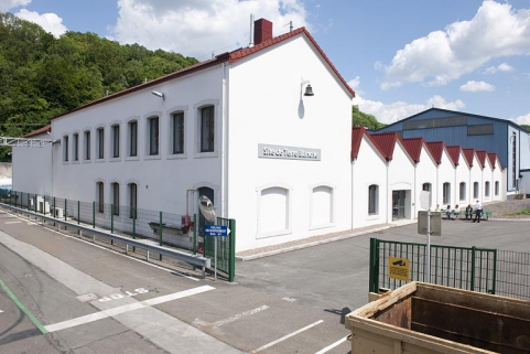 Bâtiment de bureaux (?) et centre d'archives. © Région Bourgogne-Franche-Comté, Inventaire du patrimoine Bâtiment de bureaux (?) et centre d'archives. © Région Bourgogne-Franche-Comté, Inventaire du patrimoine