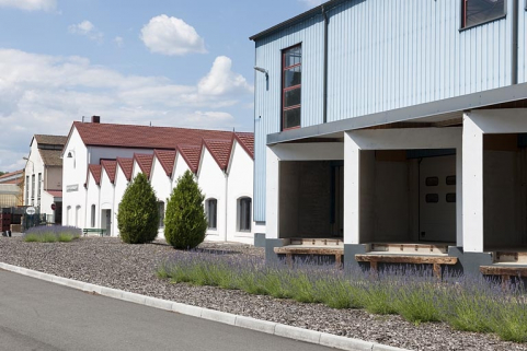 Centre d'archives et magasin de stockage des véhicules. © Région Bourgogne-Franche-Comté, Inventaire du patrimoine Centre d'archives et magasin de stockage des véhicules. © Région Bourgogne-Franche-Comté, Inventaire du patrimoine