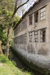 Façade postérieure vue de trois quarts. © Région Bourgogne-Franche-Comté, Inventaire du patrimoine