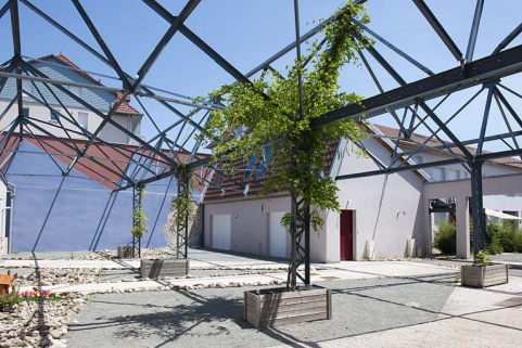 Réhabilitation d'un bâtiment industriel. Vue depuis le nord-ouest. © Région Bourgogne-Franche-Comté, Inventaire du patrimoine