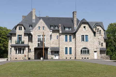 Façade antérieure vue de face. © Région Bourgogne-Franche-Comté, Inventaire du patrimoine