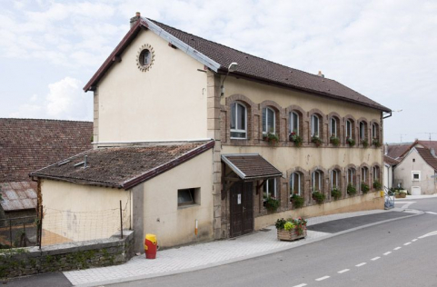 Vue rapprochée depuis le nord-est. © Région Bourgogne-Franche-Comté, Inventaire du patrimoine