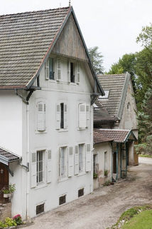 Détail des pignons de la façade postérieure. © Région Bourgogne-Franche-Comté, Inventaire du patrimoine