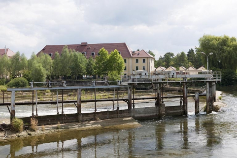 Barrage depuis la rive gauche. © Région Bourgogne-Franche-Comté, Inventaire du patrimoine