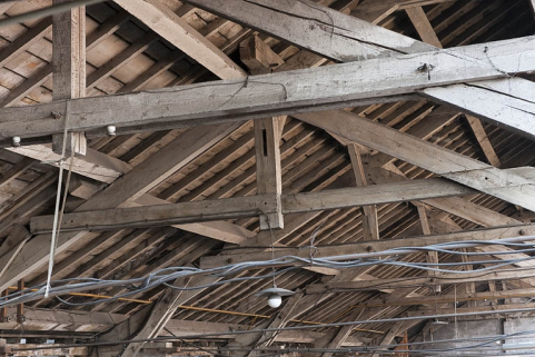Détail de la charpente du magasin industriel. © Région Bourgogne-Franche-Comté, Inventaire du patrimoine