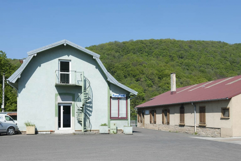 Bureaux et magasins industriels depuis l'est. © Région Bourgogne-Franche-Comté, Inventaire du patrimoine