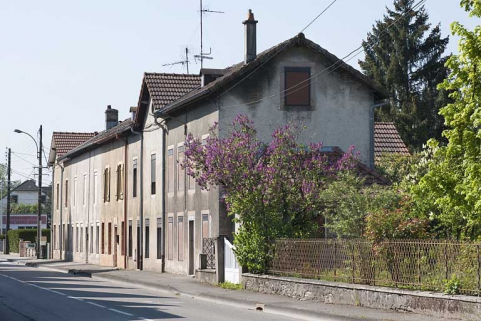 Logements ouvriers. Vue de trois quarts droite. © Région Bourgogne-Franche-Comté, Inventaire du patrimoine