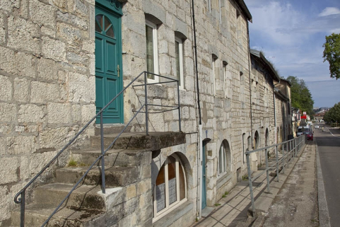 Maison, 72 rue du Faubourg Rivotte, de trois quarts gauche. © Région Bourgogne-Franche-Comté, Inventaire du Patrimoine