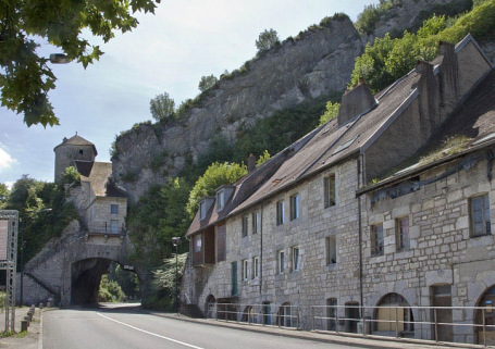 Vue d'ensemble rapprochée, de trois quarts droit. © Région Bourgogne-Franche-Comté, Inventaire du Patrimoine