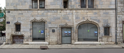Façade rue Rivotte, détail du rez-de-chaussée, de face. © Région Bourgogne-Franche-Comté, Inventaire du Patrimoine