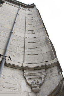 Façade d'angle : détail de la partie latérale gauche. © Région Bourgogne-Franche-Comté, Inventaire du Patrimoine