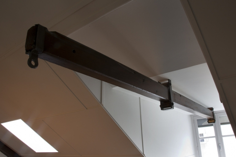 Aile droite, intérieur : détail d'un monte-charge. © Région Bourgogne-Franche-Comté, Inventaire du Patrimoine