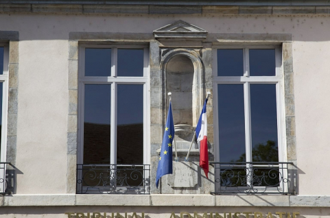 Façade antérieure : détail de la niche, vue rapprochée. © Région Bourgogne-Franche-Comté, Inventaire du Patrimoine