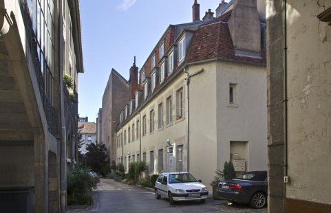 Deuxième logis secondaire : de trois quarts droit, vue rapprochée. © Région Bourgogne-Franche-Comté, Inventaire du Patrimoine