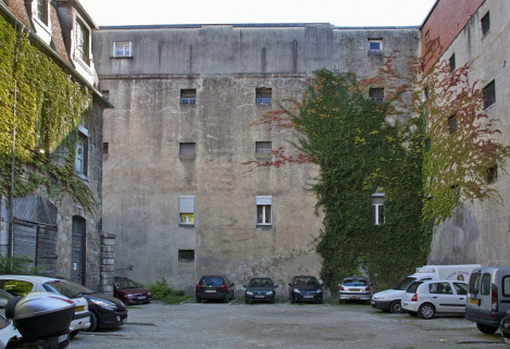 vue d'ensemble de la deuxième cour depuis l'entrée. © Région Bourgogne-Franche-Comté, Inventaire du Patrimoine