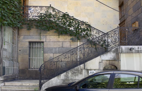 Aile droite, deuxième escalier à cage ouverte : vue d'ensemble de face. © Région Bourgogne-Franche-Comté, Inventaire du Patrimoine