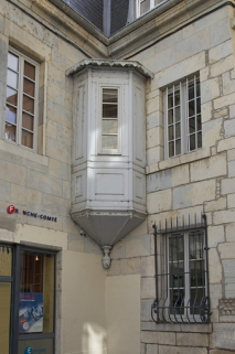 Logis principal, façade antérieure, partie gauche : détail d'une logette. © Région Bourgogne-Franche-Comté, Inventaire du Patrimoine