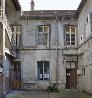 Logis secondaire : vue d'ensemble de la façade antérieure. © Région Bourgogne-Franche-Comté, Inventaire du Patrimoine