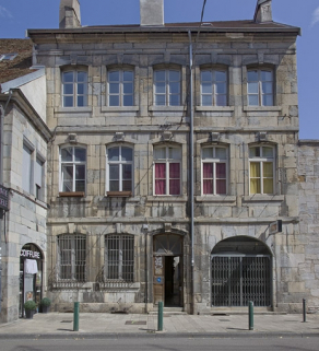 Logis principal : vue d'ensemble de la façade antérieure, de face. © Région Bourgogne-Franche-Comté, Inventaire du Patrimoine