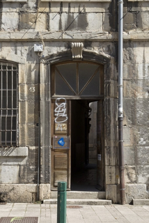 Logis principal, façade antérieure : détail de la porte d'entrée. © Région Bourgogne-Franche-Comté, Inventaire du Patrimoine