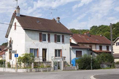 Ancienne épicerie à l'entrée de la rue du Montanot. © Région Bourgogne-Franche-Comté, Inventaire du patrimoine